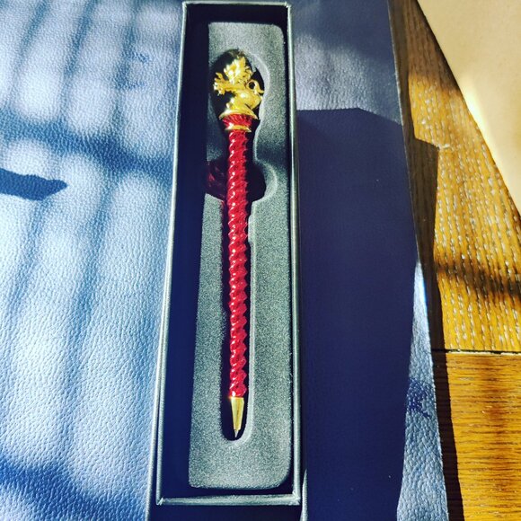 Harry Potter Gryffindor Pen, Die Cast & Plated in 24k Gold and Silver. Gift Box - Picture 2 of 5